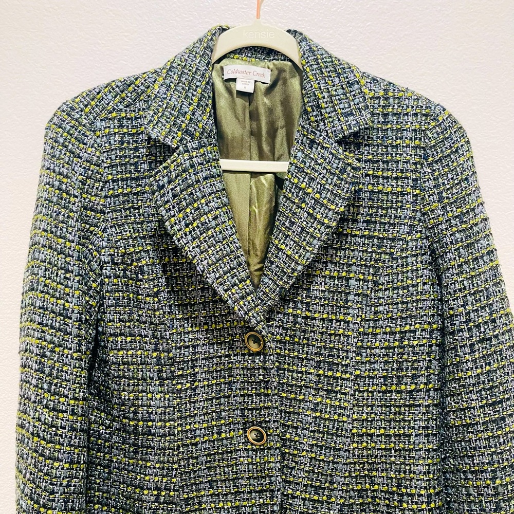 Women’s blazer.